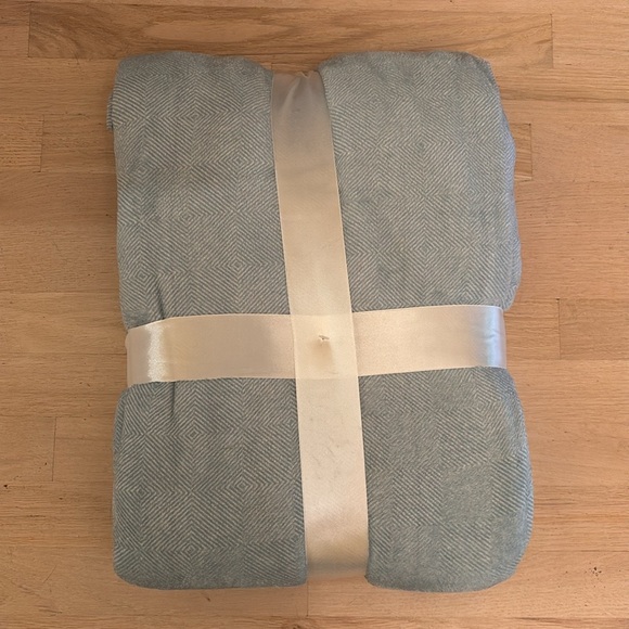 NEW Cannon Classic Plush Flannel Blanket size Full/Queen - Picture 2 of 3